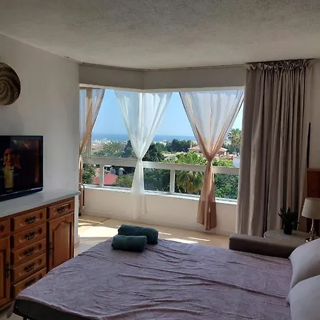 Seaside Serenity: Torremolinos Apartment with Pool and Views Exterior photo