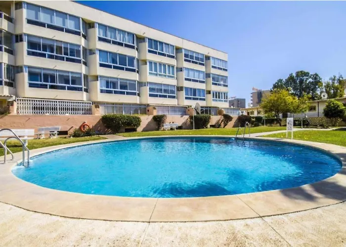 Lovely Apartment In Torremolinos Views Of The Sea, Pool, Terrace, Sofa Bed And Fully Equipped Kitchen